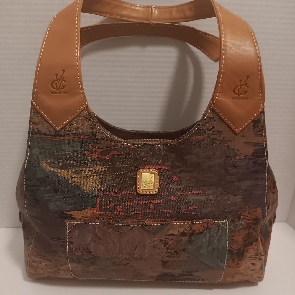 Vincent van gogh shoulder bag has a few small spots on lining